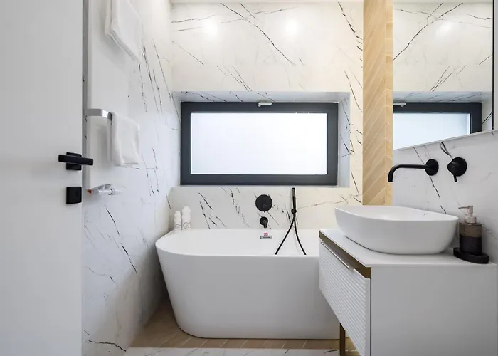 Eden - Elegant Retreat In Rosetti Luxury Apartment