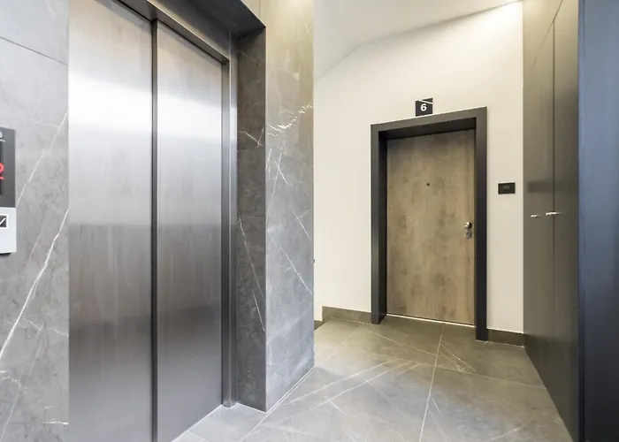 Eden - Elegant Retreat In Rosetti Luxury Apartment *